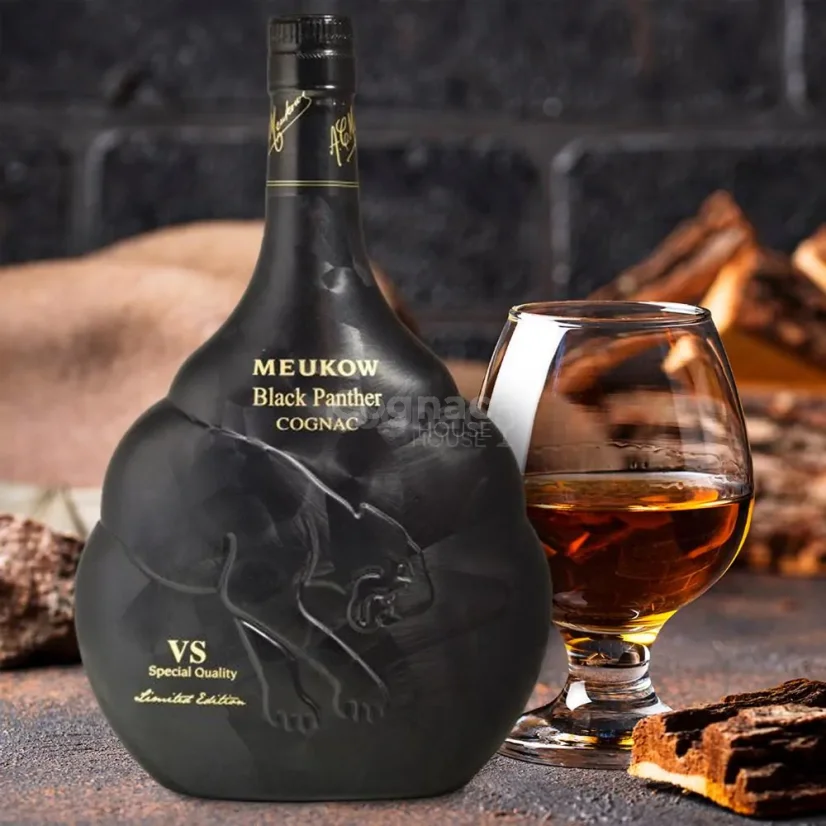 Meukow Black Panther VS 40% 0,7 l  (holá láhev)