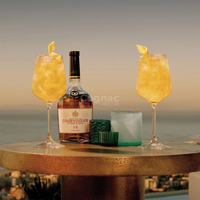 Courvoisier VS 40% 0,7l (holá lahev)