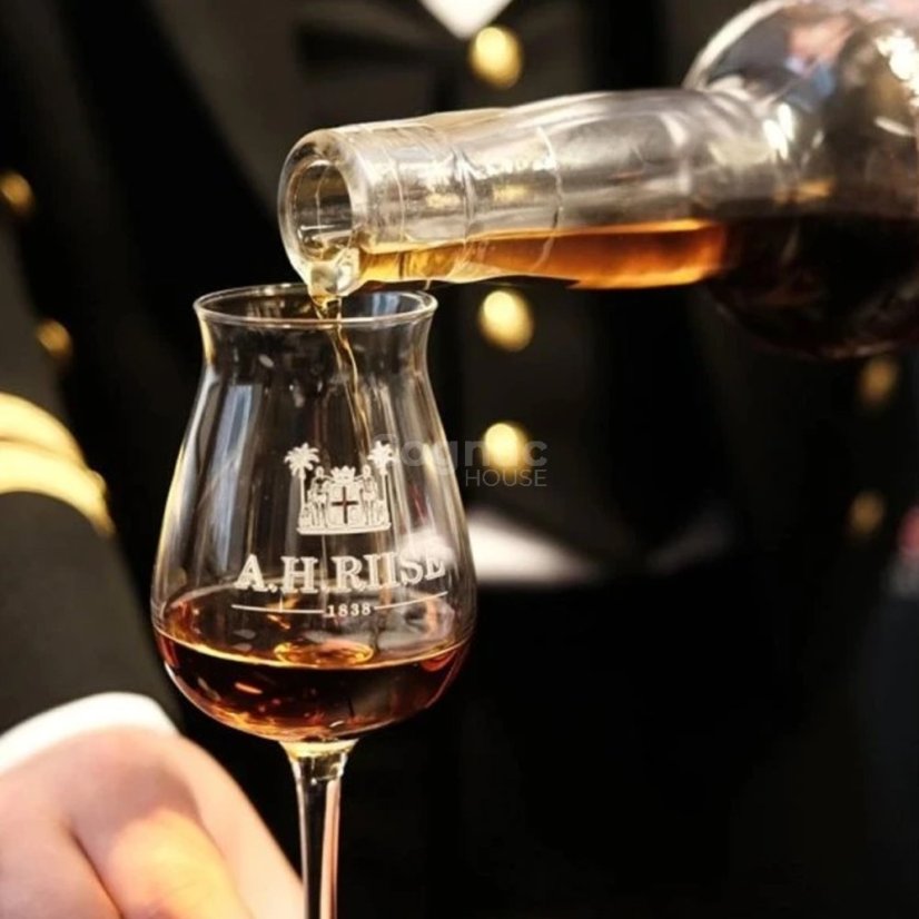 A. H. Riise XO Reserve 40% 0,7l (karton)