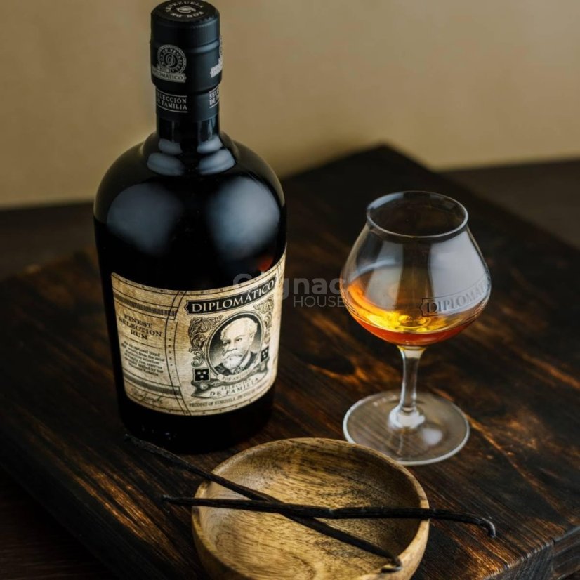Diplomático Selección de Familia 43% 0,7l (tuba)