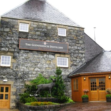 Glenfiddich – příběh legendární skotské palírny z údolí jelena