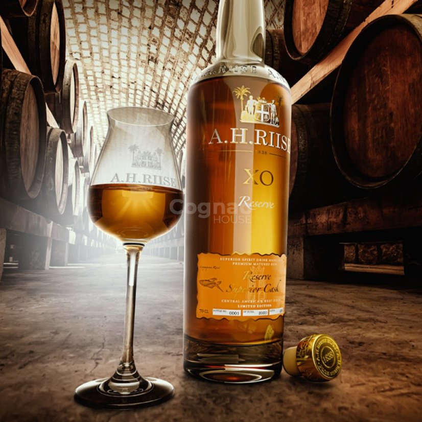 A. H. Riise XO Ambre d’Or 42% 0,7l (karton)