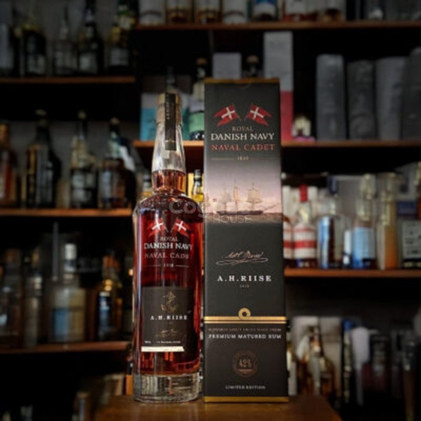 A. H. Riise Royal Naval Cadet 42% 0,7l (karton)