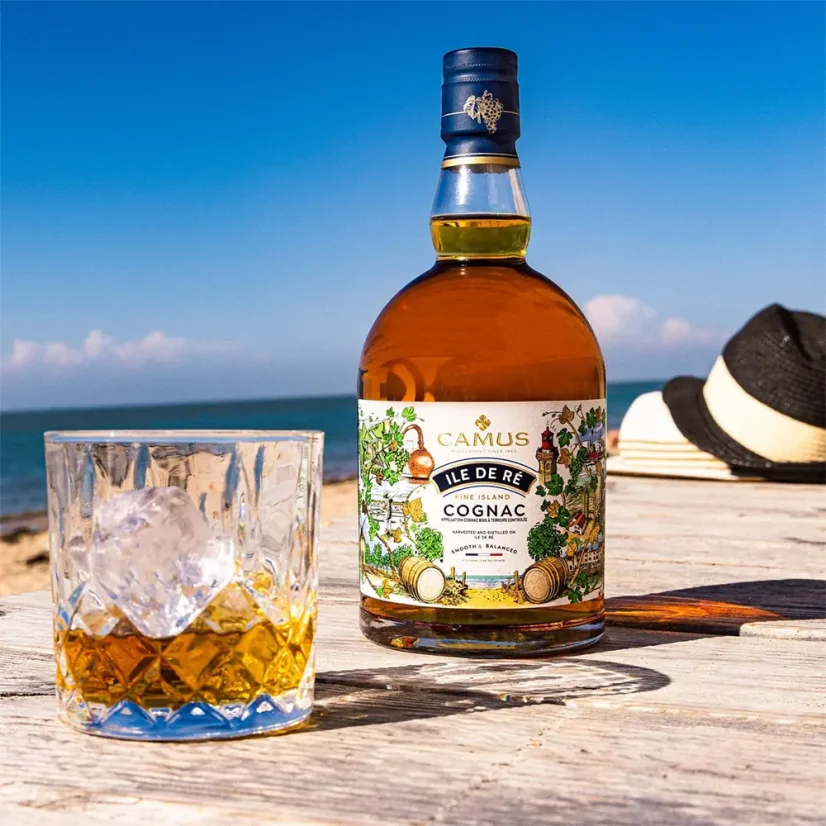 Camus Ile de Ré Fine Island 40% 0,7l (karton) 2024