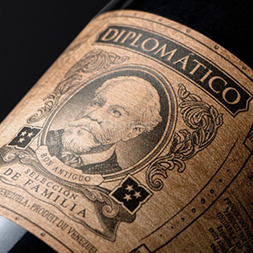 Diplomático Selección de Familia 43% 0,7l (tuba)