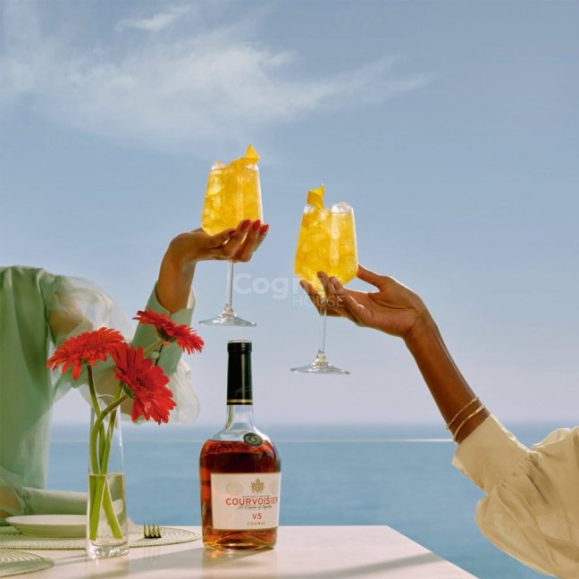 Courvoisier VS 40% 0,7l (holá lahev)